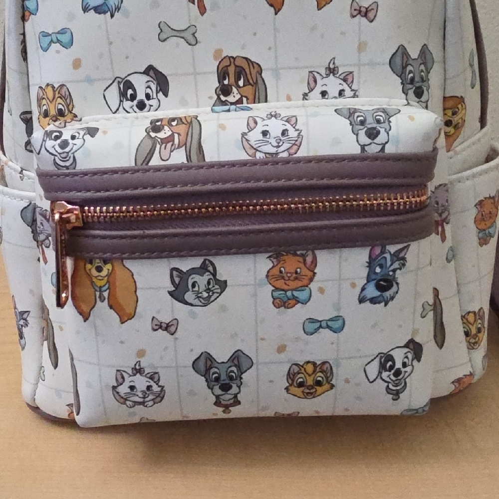 Loungefly Disney Pets Used-like New - Picture 7 of 9
